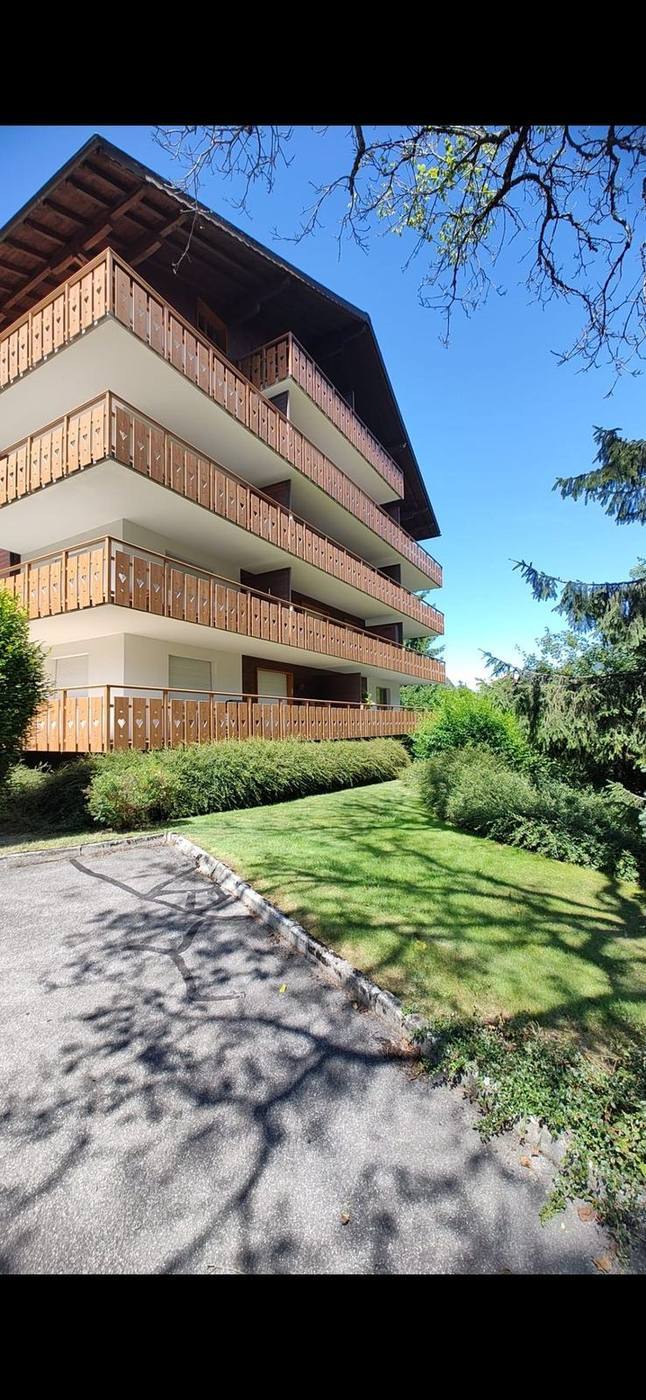 Chalet-Gebäude Bel Air mit Garten